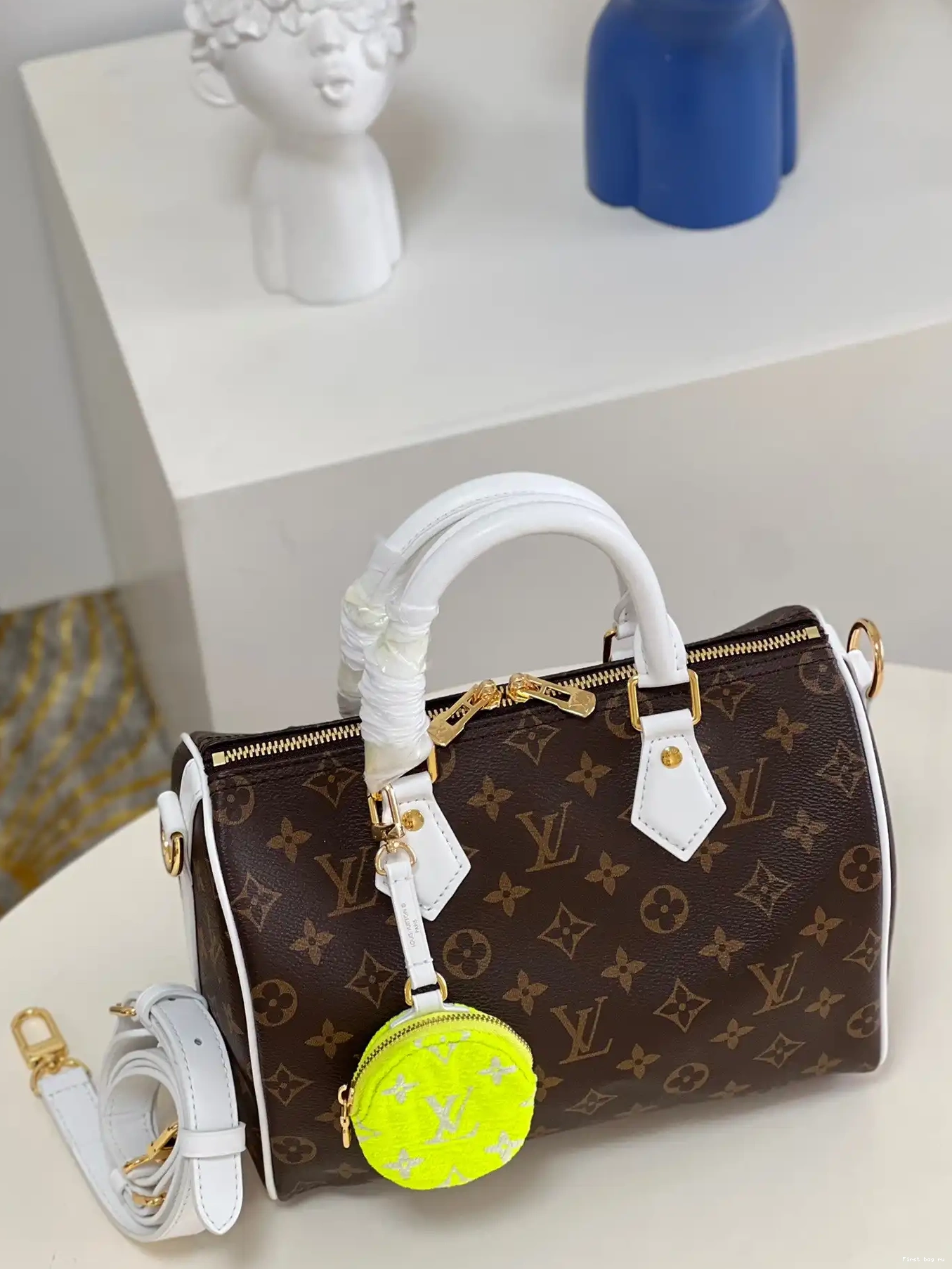 First bag ru 25 VUITTON LOUIS BANDOULIÈRE SPEEDY 0629